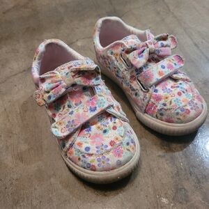 Floral Kids Shoes with Bow Accent
